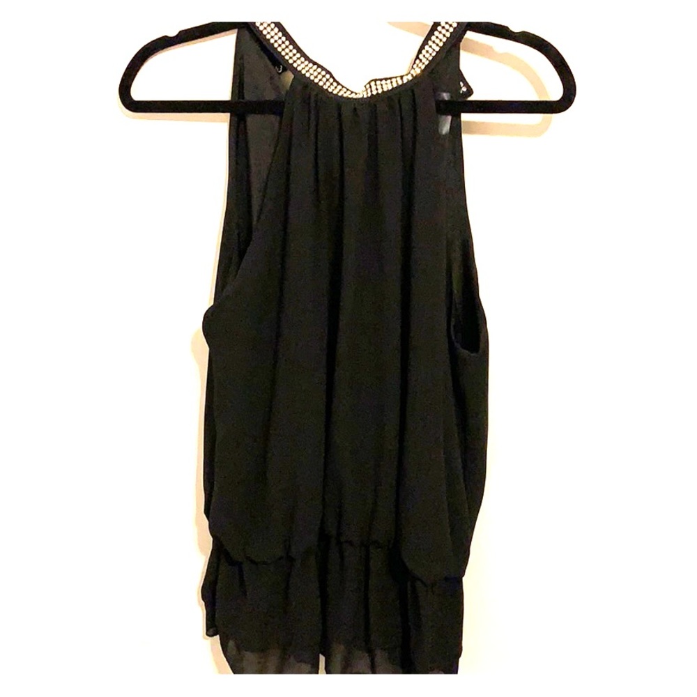 Black sleeveless Maria & Kendal’s blouse